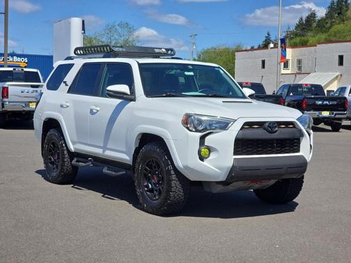 Super White 2018 Toyota 4Runner TRD Off Road Premium
