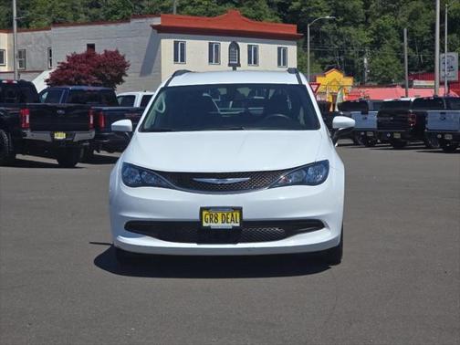 2021 Chrysler Voyager LXI