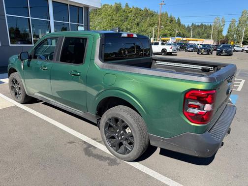 Eruption Green 2025 Ford Maverick Lariat