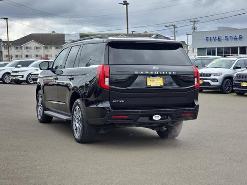 2025 Ford Expedition Active