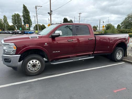 Delmonico Red Pearlcoat 2021 RAM 3500 Laramie Crew Cab 4x4 8' Box