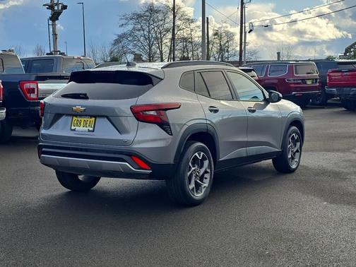 2025 Chevrolet Trax LT