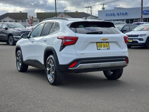 2025 Chevrolet Trax LT
