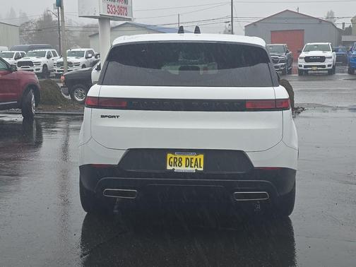 2025 Land Rover Range Rover Sport SE