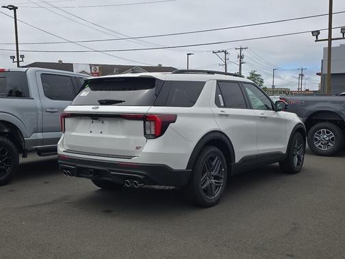 Star White Metallic Tri-Coat 2026 Ford Explorer ST