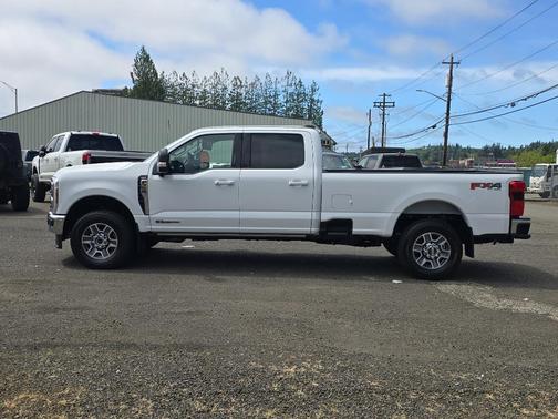 Oxford White 2026 Ford F-350 Lariat