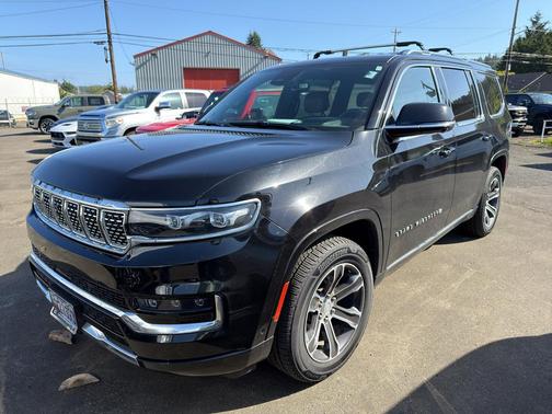 Diamond Black Crystal Pearlcoat 2023 Jeep Grand Wagoneer 4x4