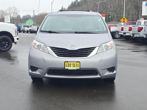 2013 Toyota Sienna LE