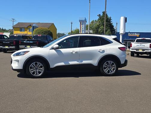 Star White Metallic Tri-Coat 2022 Ford Escape SEL