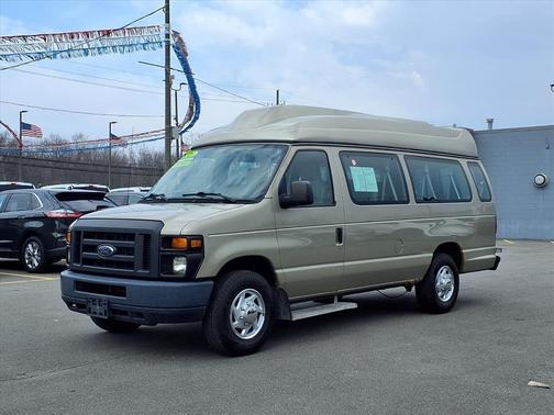 Pueblo Gold Metallic 2013 Ford E350 Super Duty XL