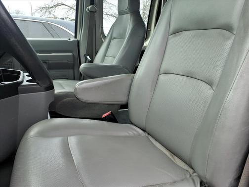 Pueblo Gold Metallic 2013 Ford E350 Super Duty XL