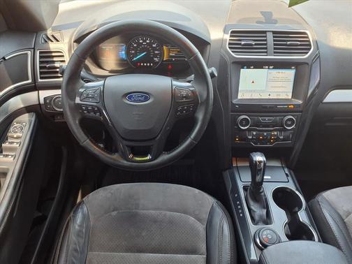 Magnetic Metallic 2017 Ford Explorer XLT