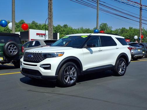 Star White 2024 Ford Explorer XLT