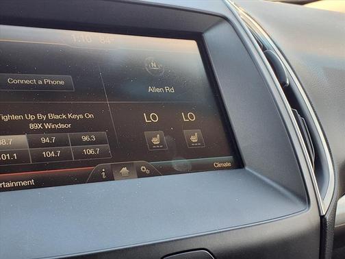 White Platinum Tri-Coat Metallic 2015 Ford Edge SEL