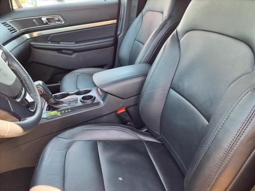 Shadow Black 2018 Ford Explorer XLT