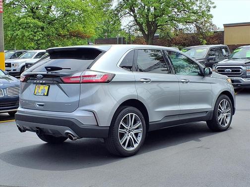 Iconic Silver Metallic 2024 Ford Edge Titanium