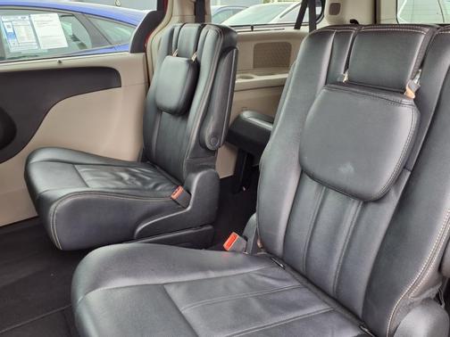 2014 Chrysler Town & Country Touring