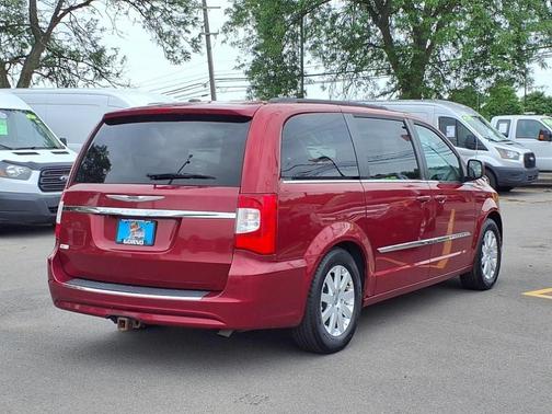 2014 Chrysler Town & Country Touring