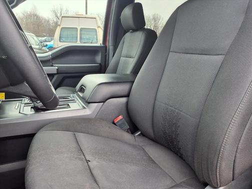 Ruby Red Metallic Tinted Clearcoat 2019 Ford F-150 XLT