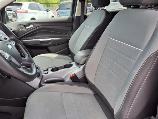 Oxford White 2015 Ford Escape SE