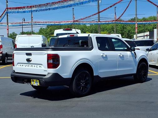 Oxford White 2023 Ford Maverick Lariat