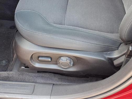 Ruby Red Metallic Tinted Clearcoat 2018 Ford Taurus SEL