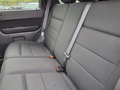 Brilliant Silver Clearcoat Metallic 2009 Ford Escape XLT