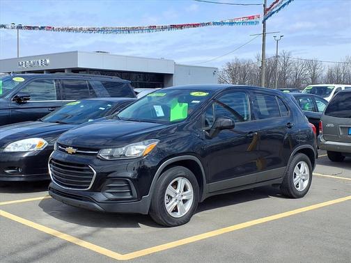 Mosaic Black Metallic 2019 Chevrolet Trax LS