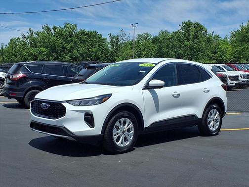 Oxford White 2023 Ford Escape Active