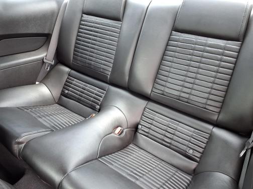 2010 Ford Shelby GT500 Base