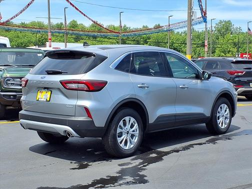 Iconic Silver Metallic 2024 Ford Escape Active