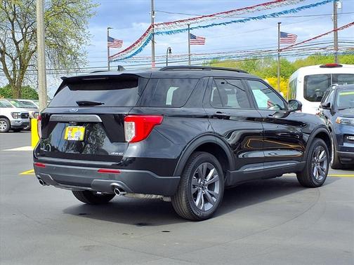 Agate Black Metallic 2024 Ford Explorer XLT