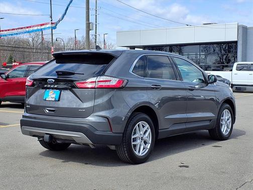 Carbonized Gray Metallic 2024 Ford Edge SEL
