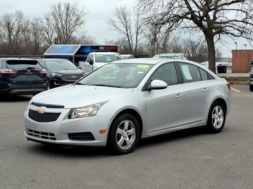 Silver Ice Metallic 2011 Chevrolet Cruze 2LT
