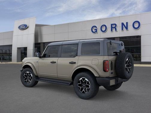 Desert Sand 2026 Ford Bronco Outer Banks