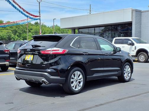 Agate Black Metallic 2023 Ford Edge Titanium