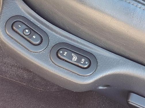 2004 Chrysler 300M Base