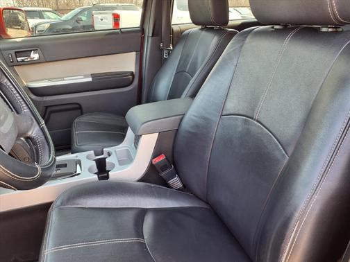 Sangria Red Metallic 2011 Mercury Mariner Premier