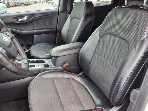 Oxford White 2023 Ford Escape ST-Line