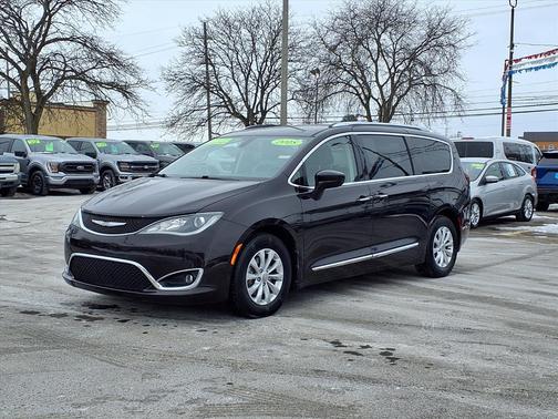 2018 Chrysler Pacifica Touring-L Plus