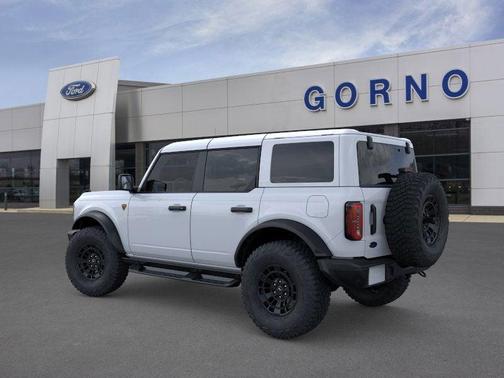 Oxford White 2026 Ford Bronco Badlands