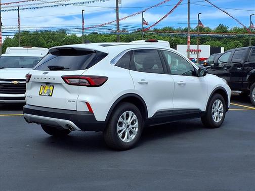 Oxford White 2024 Ford Escape Active