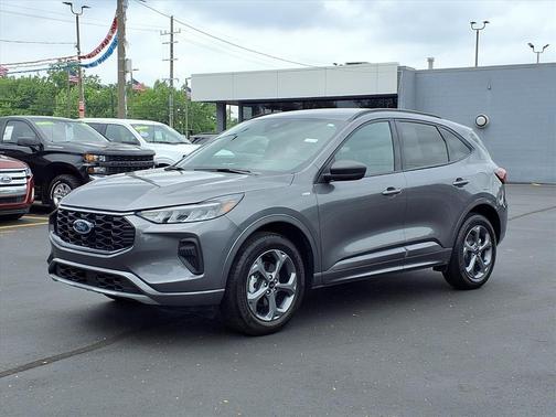 Carbonized Gray Metallic 2024 Ford Escape ST-Line