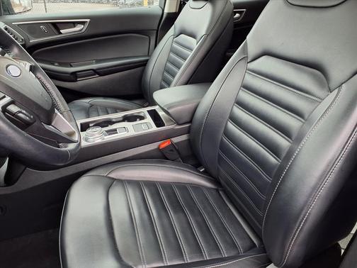 Forged Green Metallic 2023 Ford Edge SEL