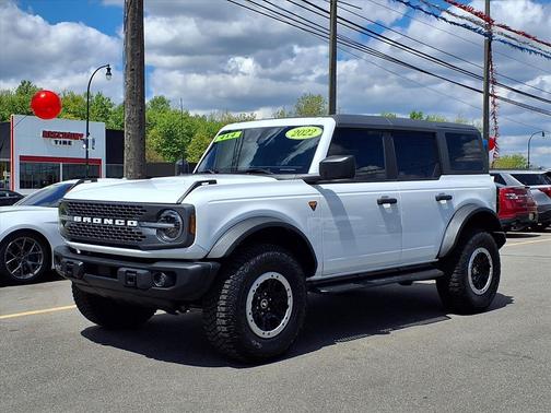 Oxford White 2022 Ford Bronco Badlands