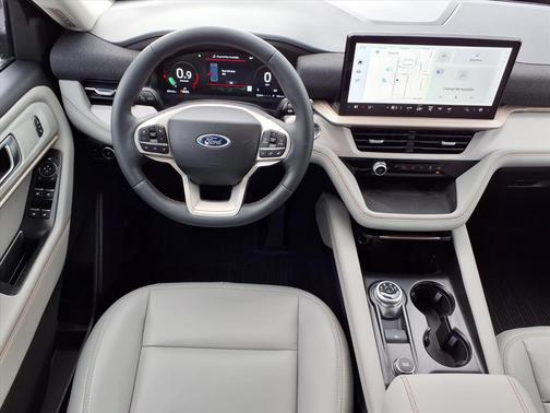 Star White 2025 Ford Explorer Active