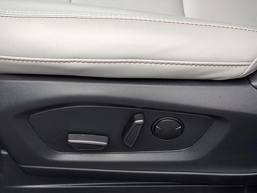 Star White 2025 Ford Explorer Active