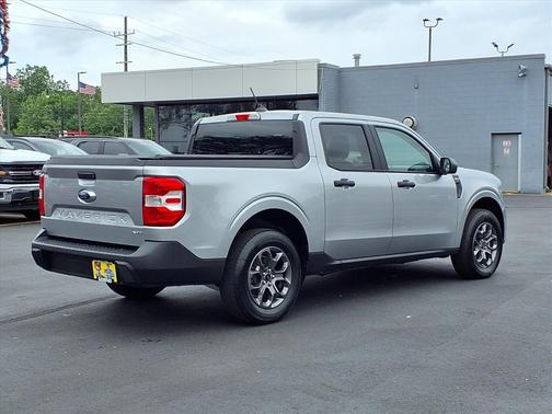 Iconic Silver Metallic 2024 Ford Maverick XLT