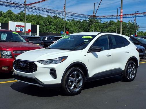 Star White 2025 Ford Escape ST-Line
