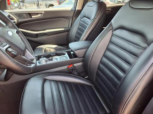 Rapid Red Metallic Tinted Clearcoat 2020 Ford Edge SEL